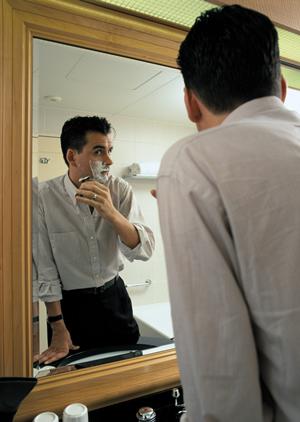 【2025年最新版】パーカーの選び方と着こなし術｜初心者から上級者まで完全ガイド