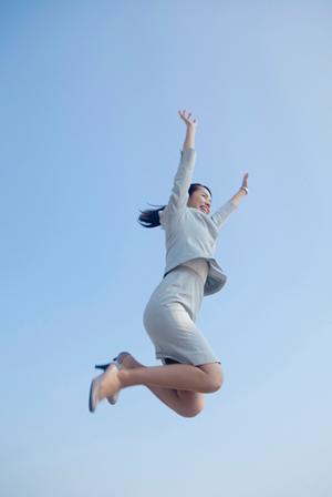 クリエイティブなデザインの古着Tシャツをオンラインで手軽にゲットしよう！